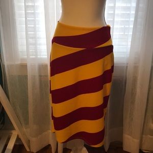 LuLaRoe Cassie XL Red & Yellow